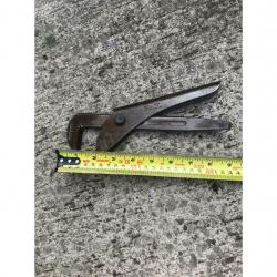 Vintage ?footprint? wrench