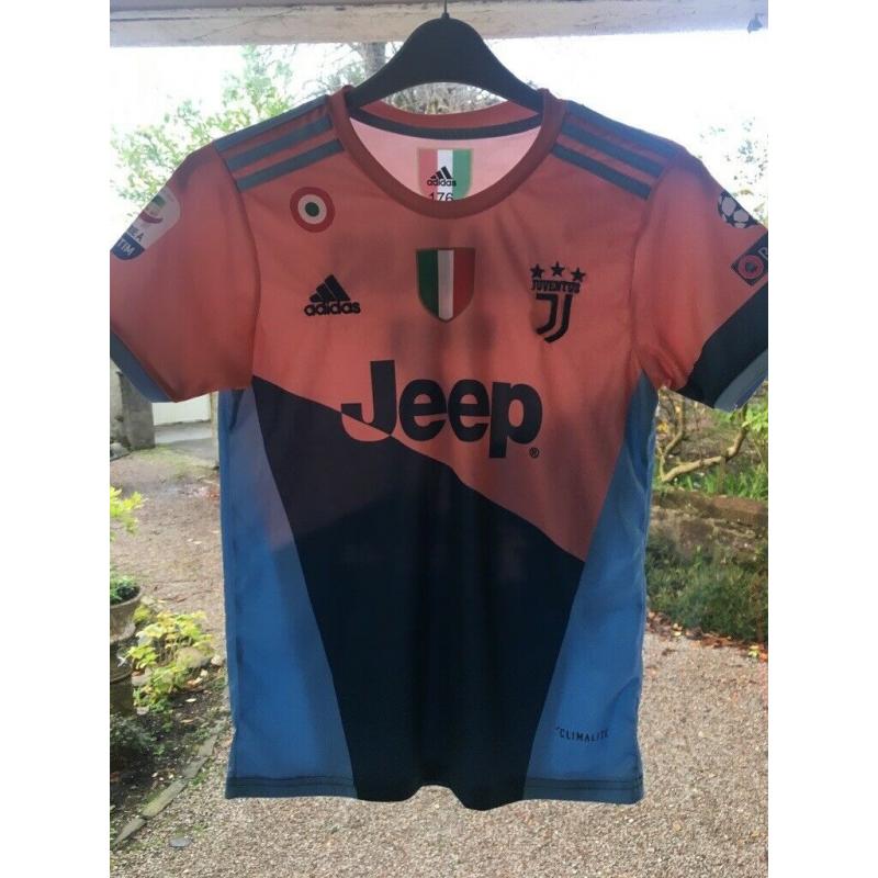 LARGE SELECTION OF FOOTBALL KIT