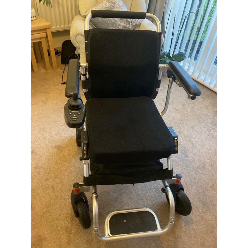 Electric foldable lightweight wheelchair