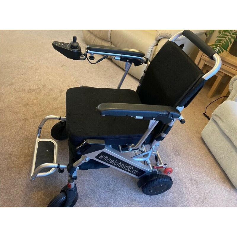Electric foldable lightweight wheelchair