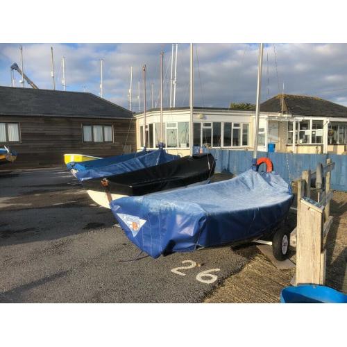 Scow sailing dinghy