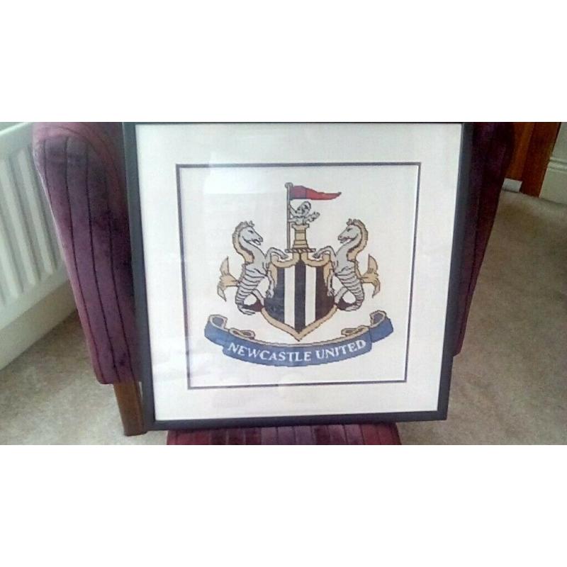Newcastle Crest