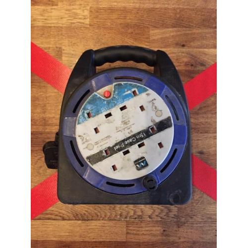 MASTERPLUG 4 SOCKET CASE CABLE REEL 15M