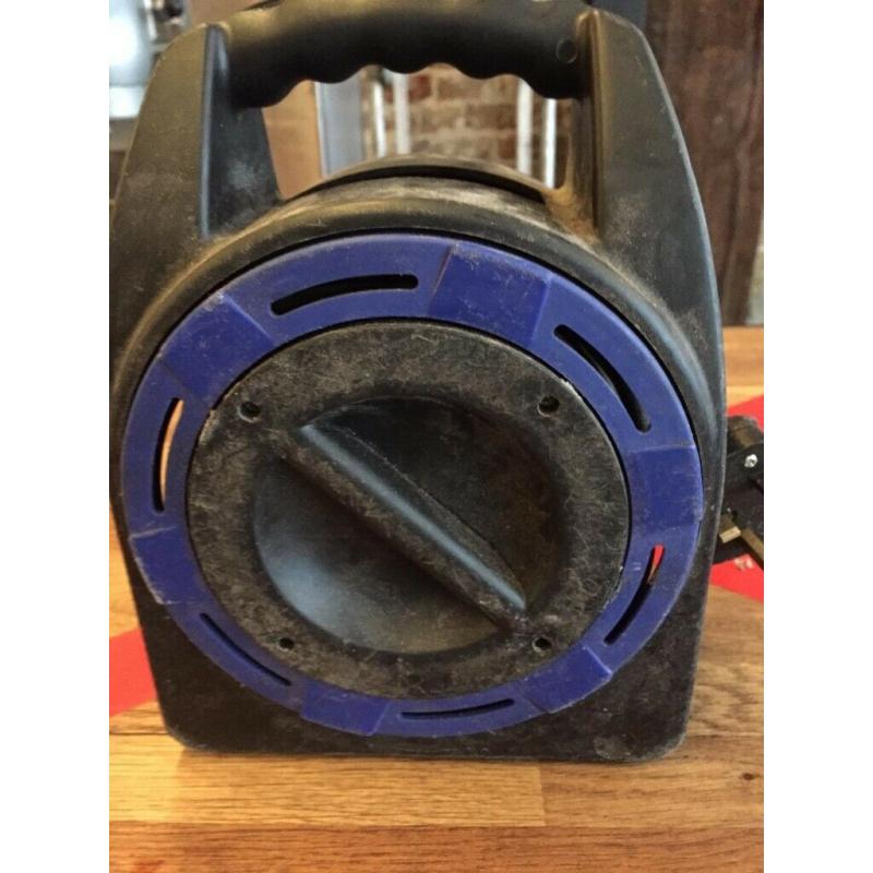MASTERPLUG 4 SOCKET CASE CABLE REEL 15M