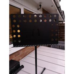 GIRAFFE MUSIC STAND GREAT CONDITION