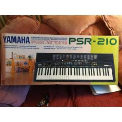 Yamaha Keyboard (excellent condition)