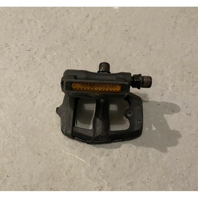 Road bike pedals