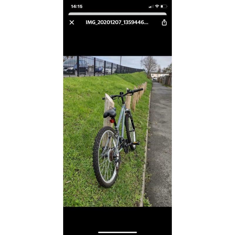 Teenagers bike, hardly used.