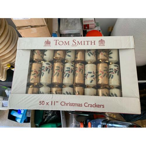 Christmas Crackers Tom Smith 50 x 10Gold/Cream Holly (Brand new in Box)