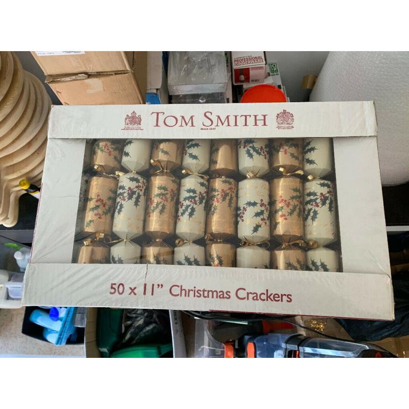 Christmas Crackers Tom Smith 50 x 10Gold/Cream Holly (Brand new in Box)