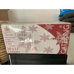 Christmas Crackers Tom Smith 50 x 10Gold/Cream Holly (Brand new in Box)