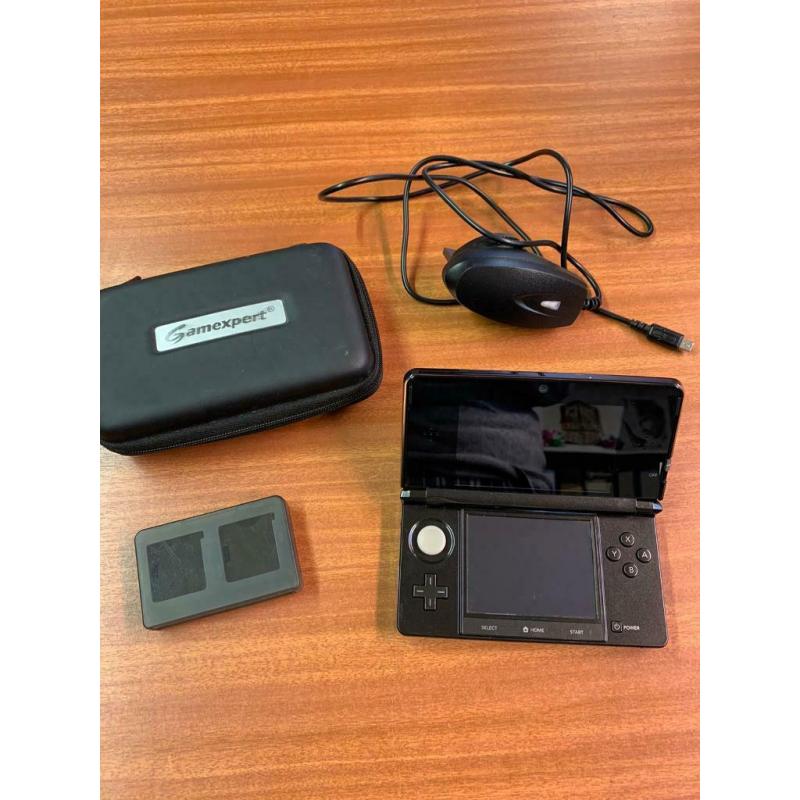 Nintendo 3DS Handheld Console, Black - case, mains charger & 5 games - Excellent Condition