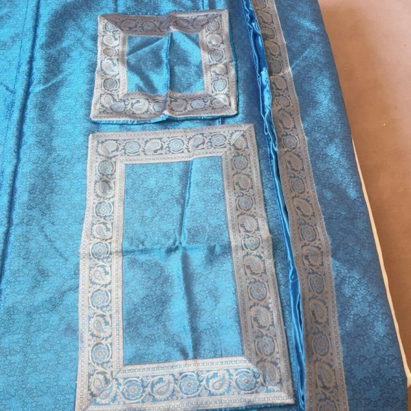 Bed spread with matching pillow and cushion covers