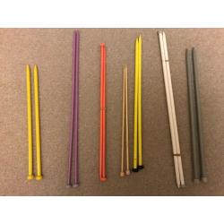 KNITTING NEEDLES : ~35 PAIRS, METAL/PLASTIC/CIRCULAR/DOUBLE ENDED, USED/GOOD CONDITION