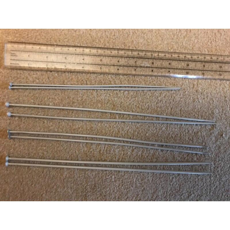 KNITTING NEEDLES : ~35 PAIRS, METAL/PLASTIC/CIRCULAR/DOUBLE ENDED, USED/GOOD CONDITION