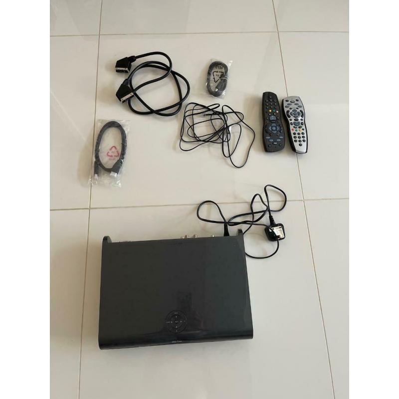 Sky + 1TB HD Box (DRX895)