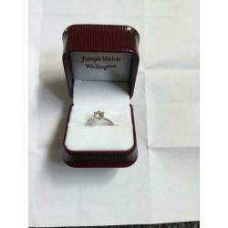 18ct white gold diamond engagement ring