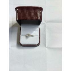 18ct white gold diamond engagement ring
