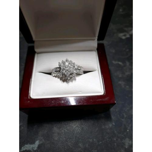 18ct White Gold 1.50ct Diamond Cluster Ring