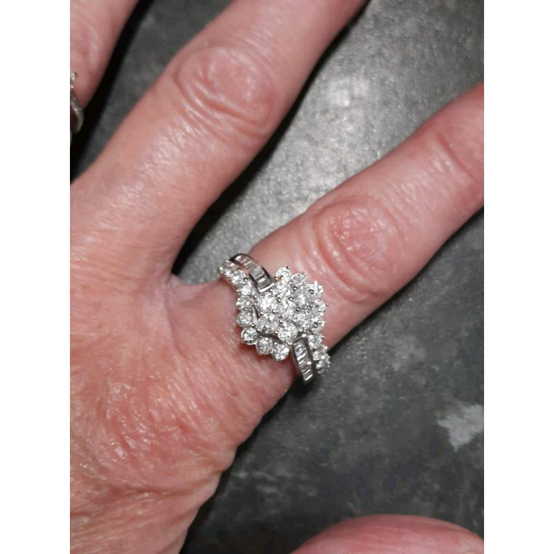 18ct White Gold 1.50ct Diamond Cluster Ring