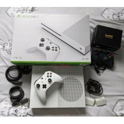 Xbox One S Console - White - 1TB - Extra Controller - 2x Rechargeable Batteries - Boxed