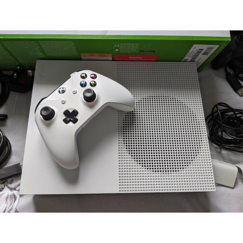 Xbox One S Console - White - 1TB - Extra Controller - 2x Rechargeable Batteries - Boxed