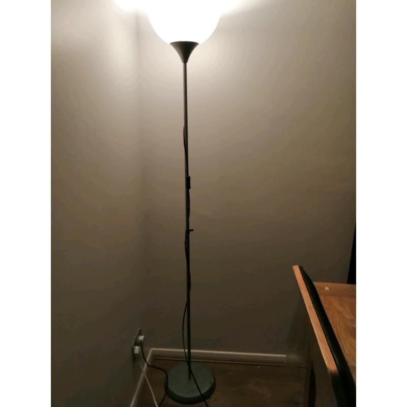 Floor standing lamp