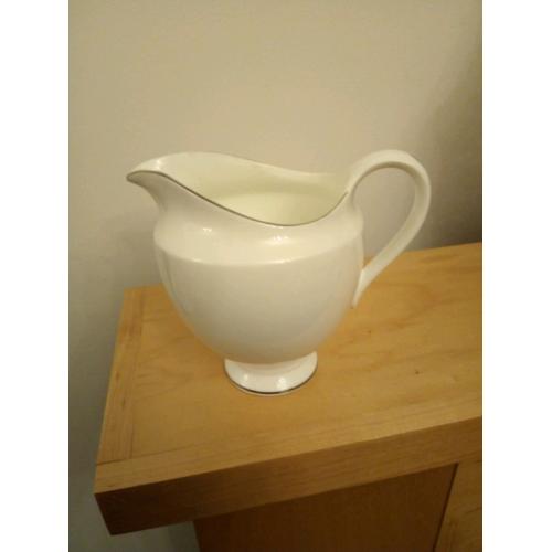 Wedgewood Sygnet Platinum milk jug
