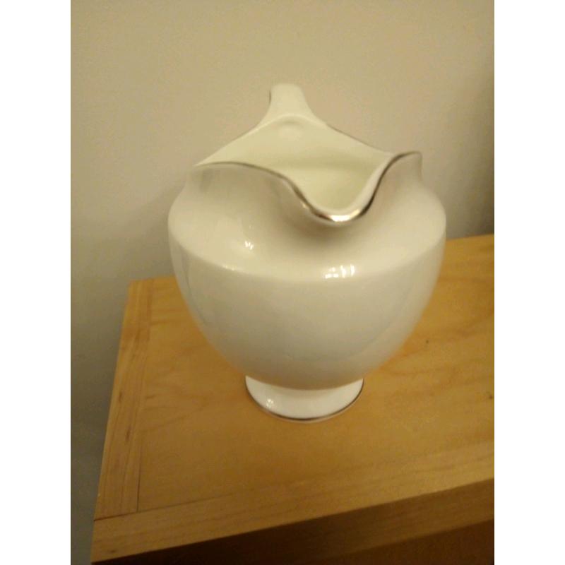 Wedgewood Sygnet Platinum milk jug