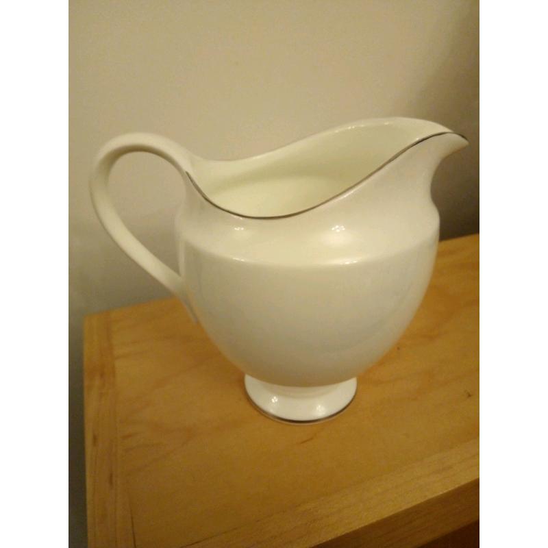 Wedgewood Sygnet Platinum milk jug