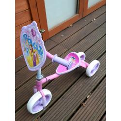 2 in 1 scooter and balance bike .