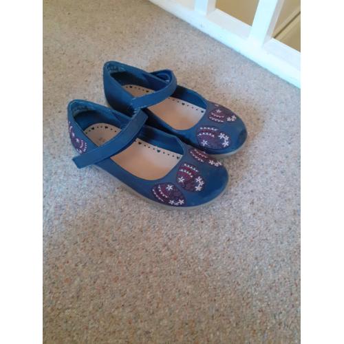 Shoes size 12