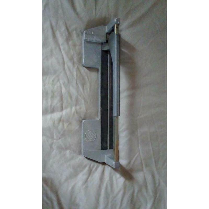 Ceramic tile cutter and accessories