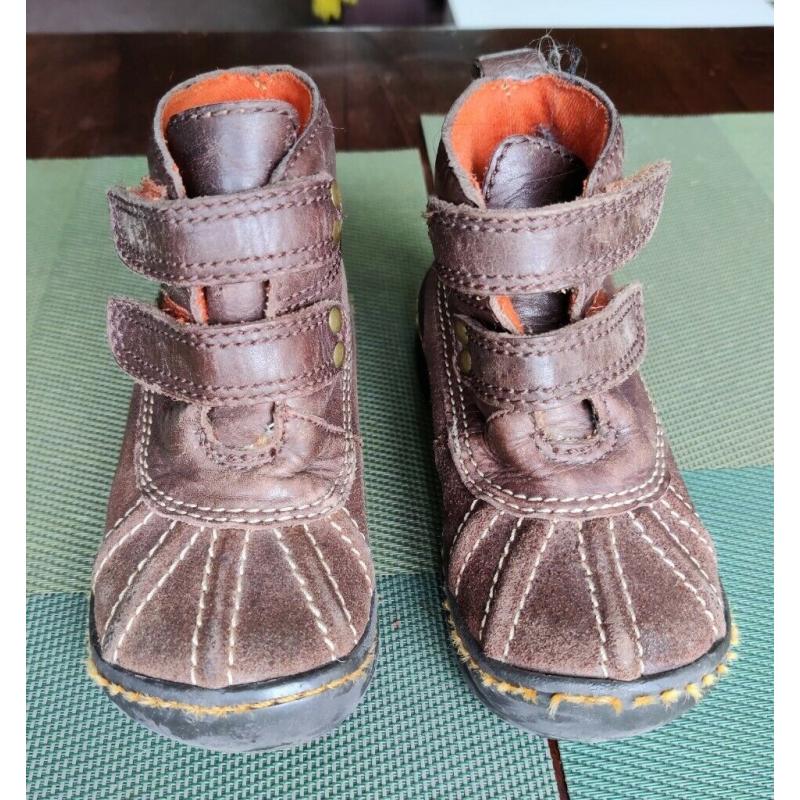 Boy's Boots Leather Brown UK size 7 baby GAP used good condition