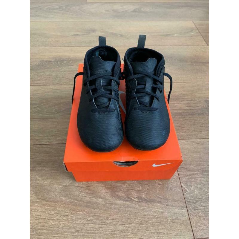 Nike phantom vsn club def fg kids football boots shoes