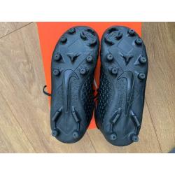 Nike phantom vsn club def fg kids football boots shoes
