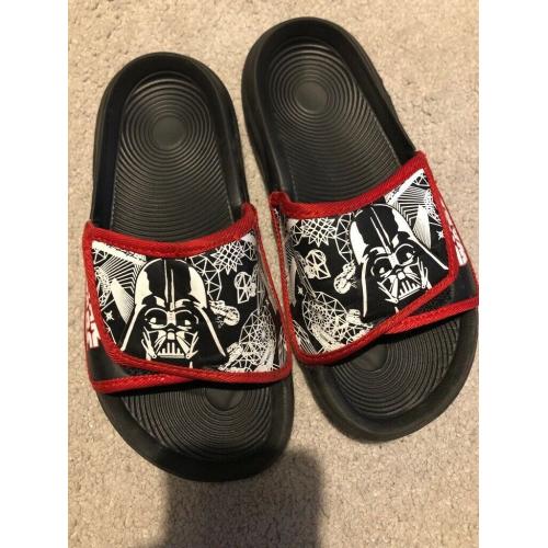 Children?s Star Wars flip flops sliders UK size 13