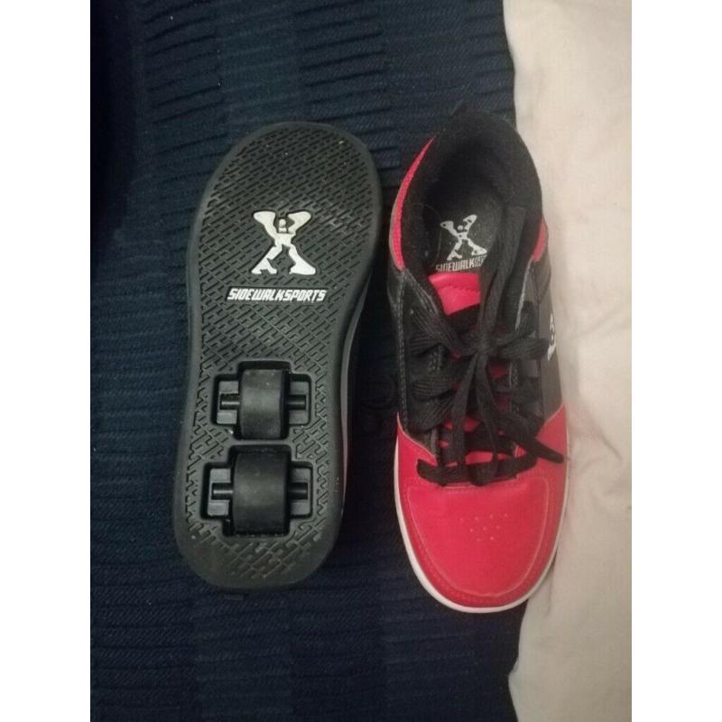 heelys - size 3 in great condition