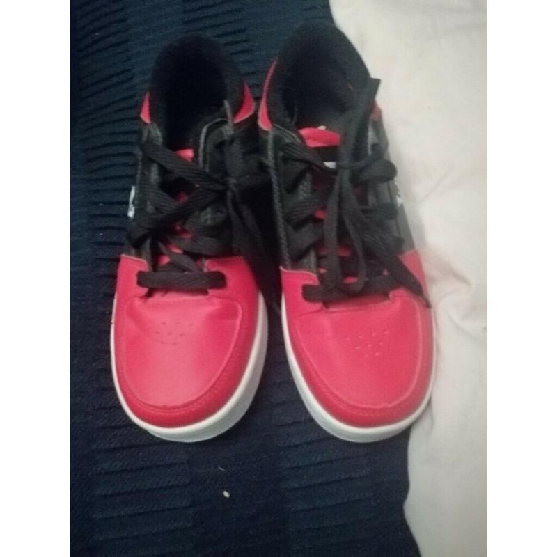 heelys - size 3 in great condition