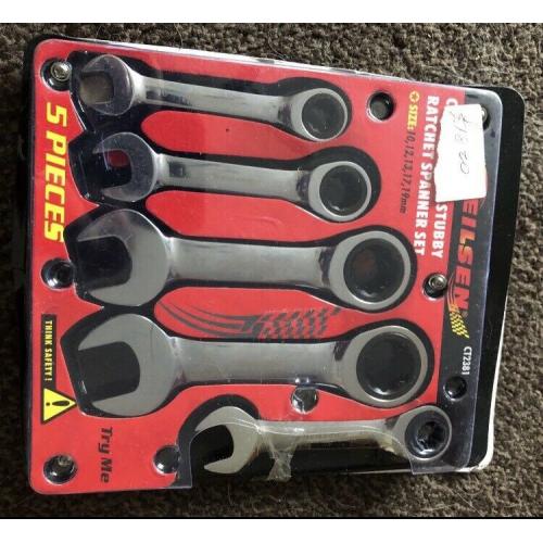 Ratchet spanner set
