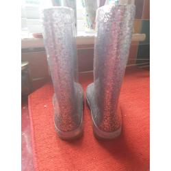 Girls flashing Frozen wellie boots size 7