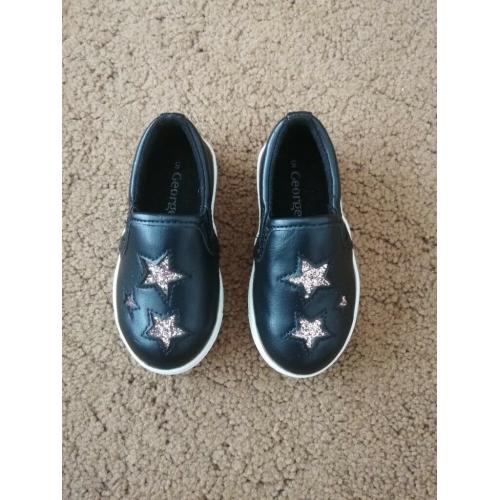Child's Black Shoes Size 5