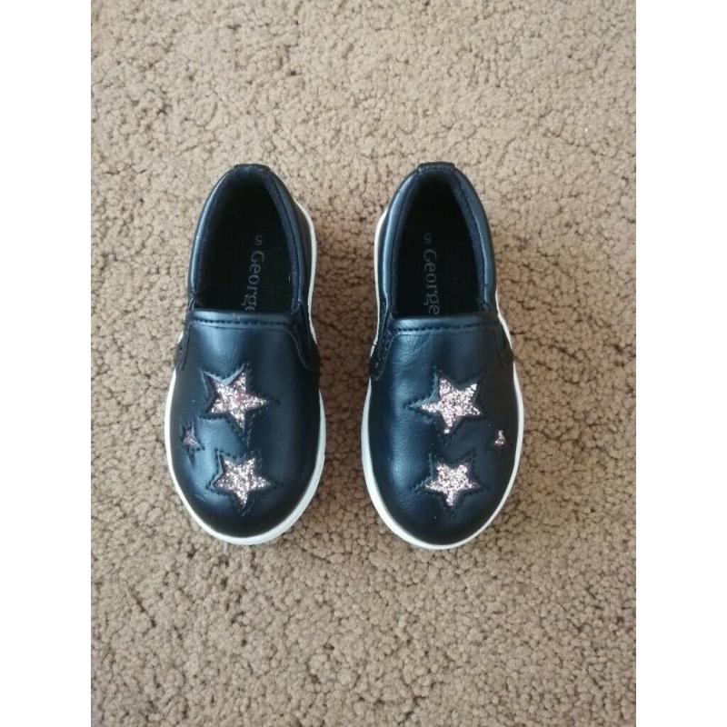 Child's Black Shoes Size 5