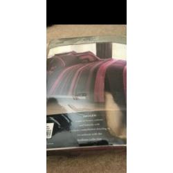 Pair of Eyelet Curtains & Matching Bed Runner
